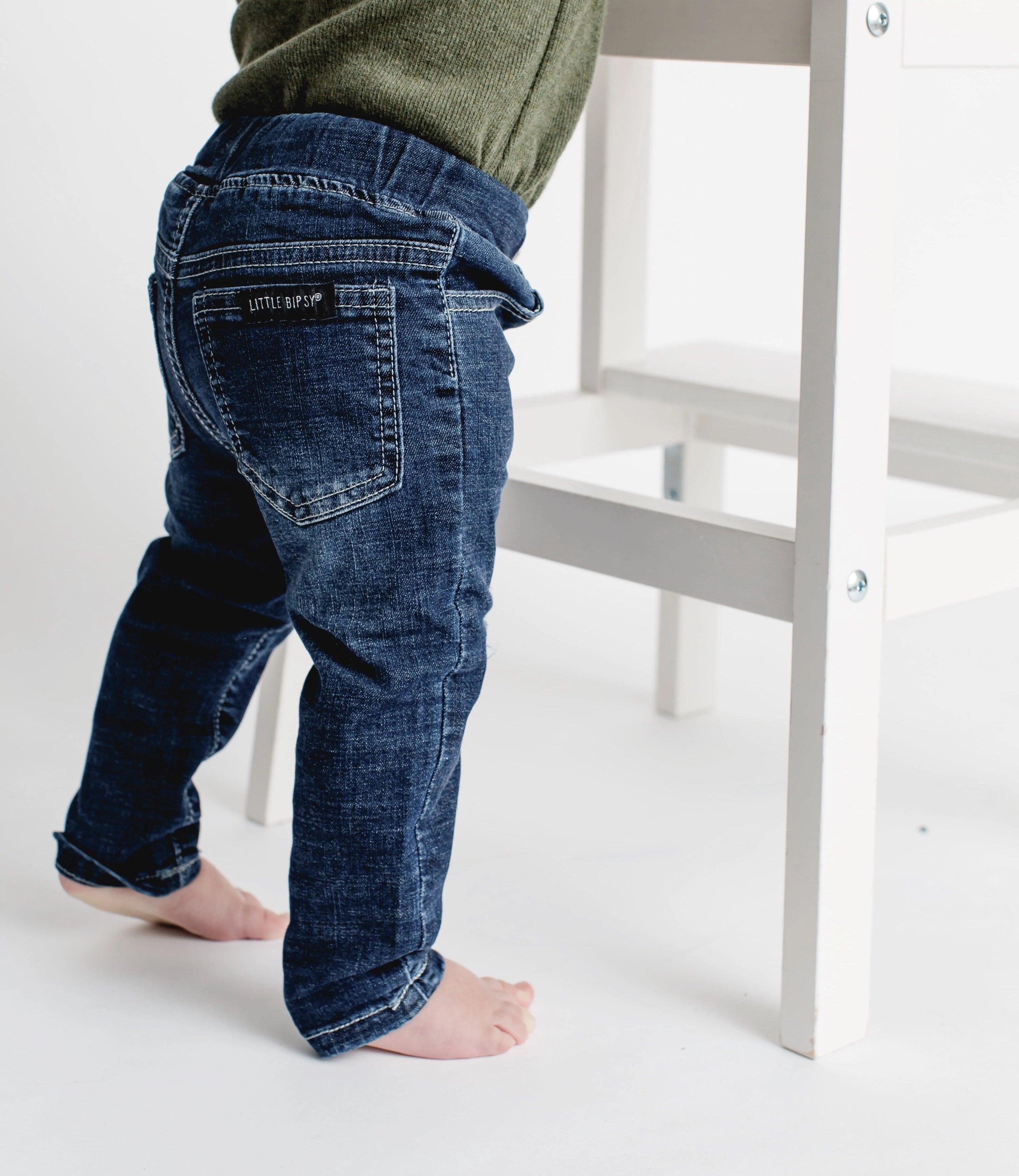Distressed denim jeans - FIVE&KNUX